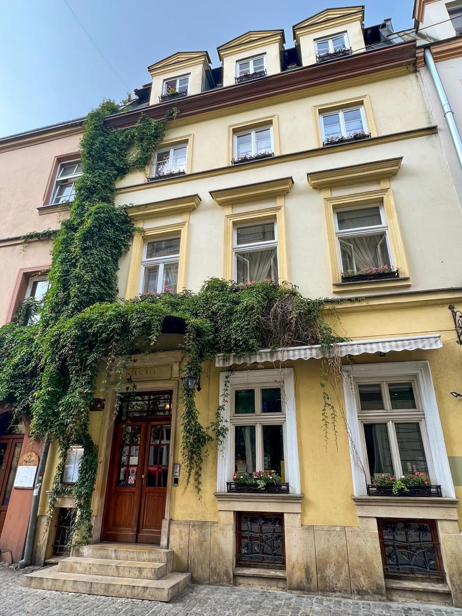 Aparthotel Karmel Cracóvia Exterior foto